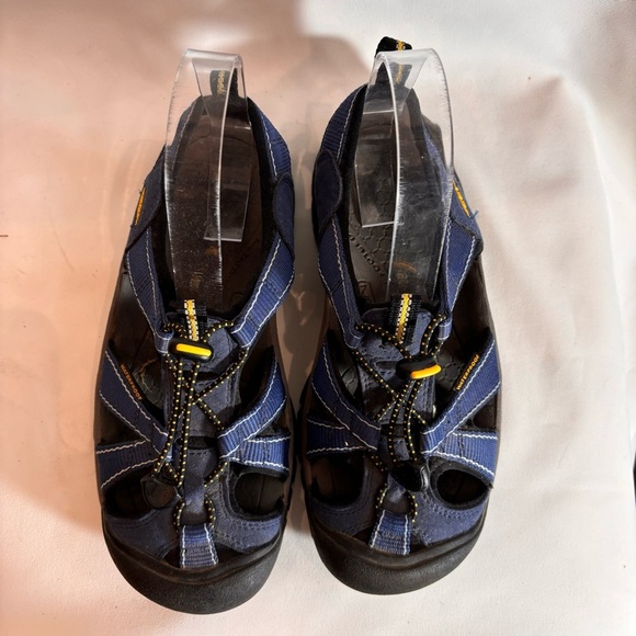 KEEN Sz 7 Newport Sandals Waterproof Bungee Closure Hiking Outdoors Slip On - Picture 2 of 10